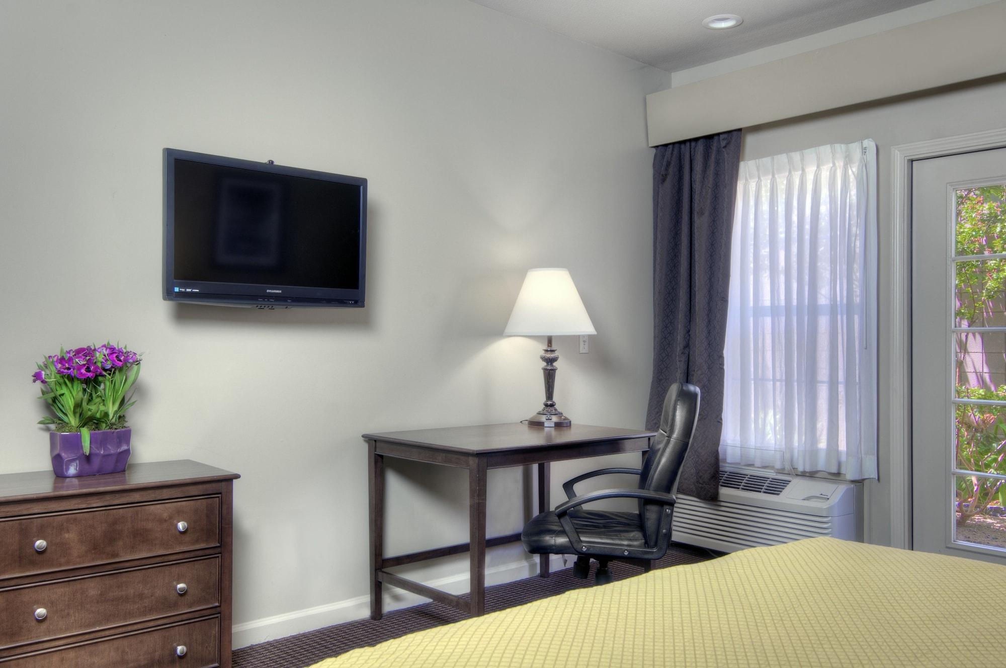 University Park Inn & Suites Davis Extérieur photo