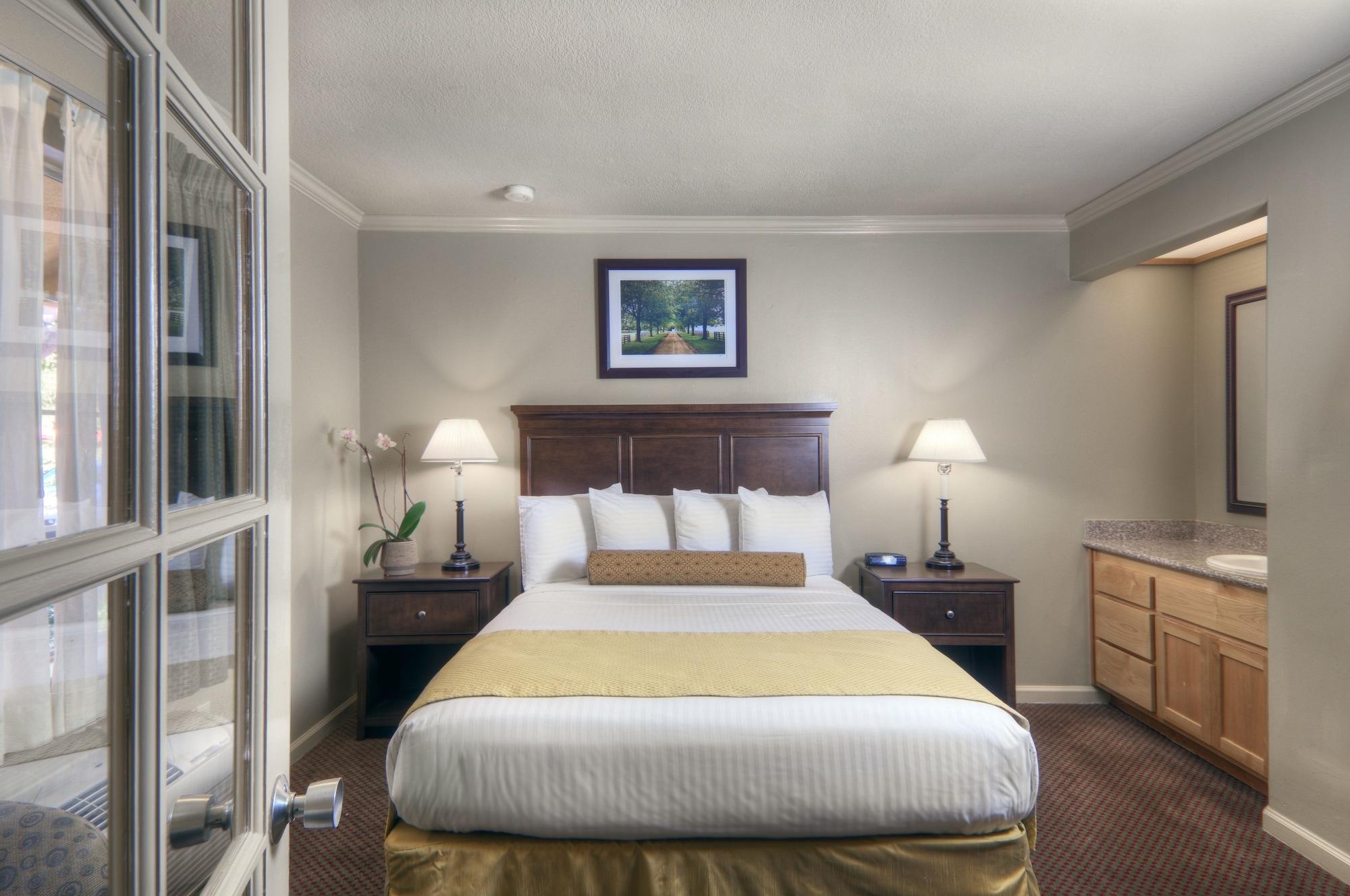 University Park Inn & Suites Davis Extérieur photo