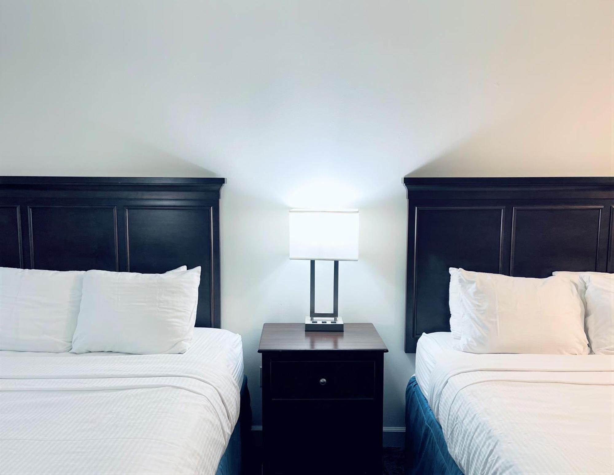 University Park Inn & Suites Davis Extérieur photo