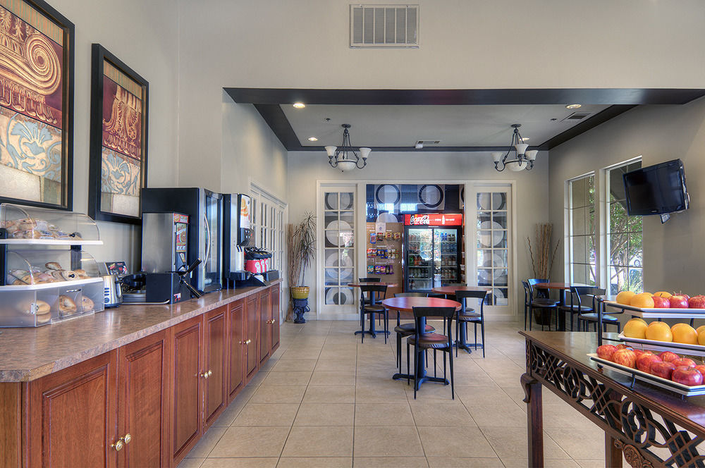 University Park Inn & Suites Davis Extérieur photo